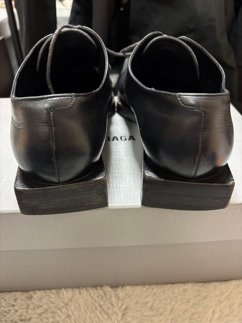 BALENCIAGA ブラックレザーシューズ