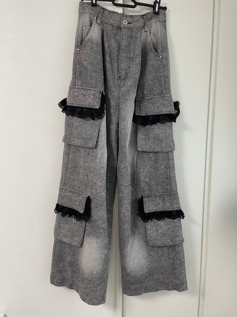カーゴパンツ グレー フリル付き