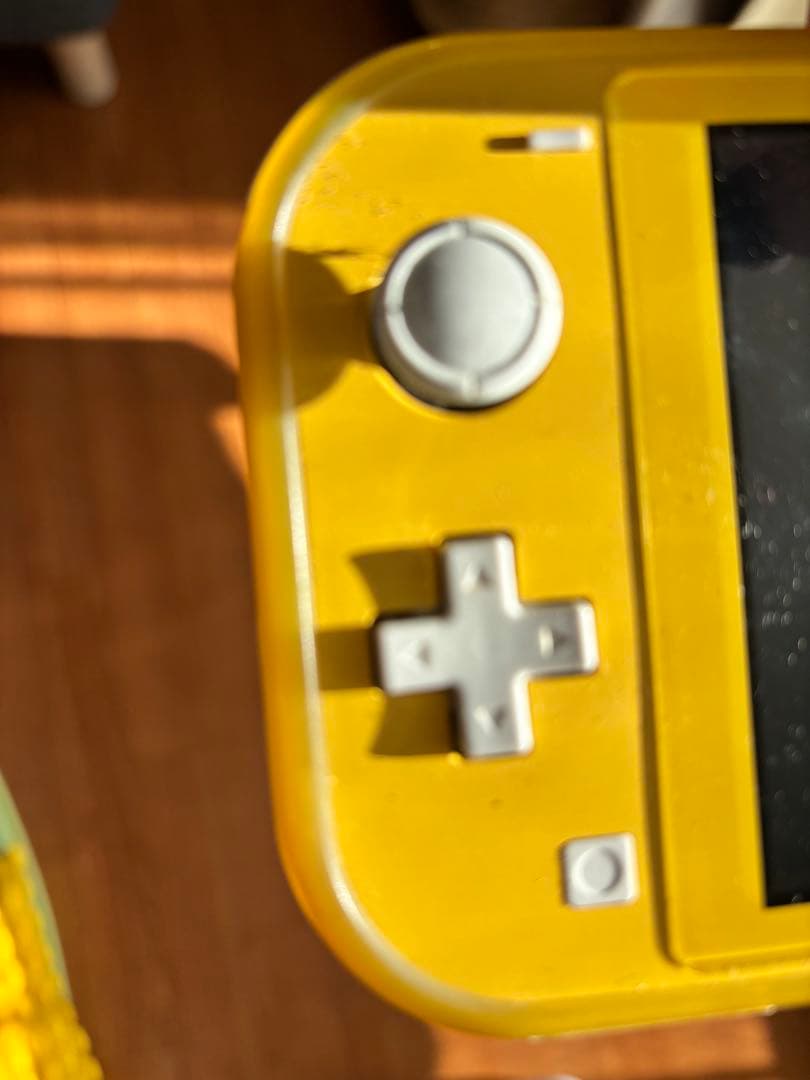 箱有　Nintendo Switch liteスイッチライト　イエロー