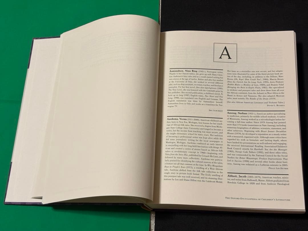 洋書　オックスフォード児童文学百科事典　全4巻セット