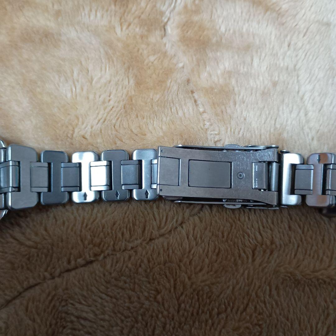 CITIZEN 　エコドライブ　チタニウム C650-T002765