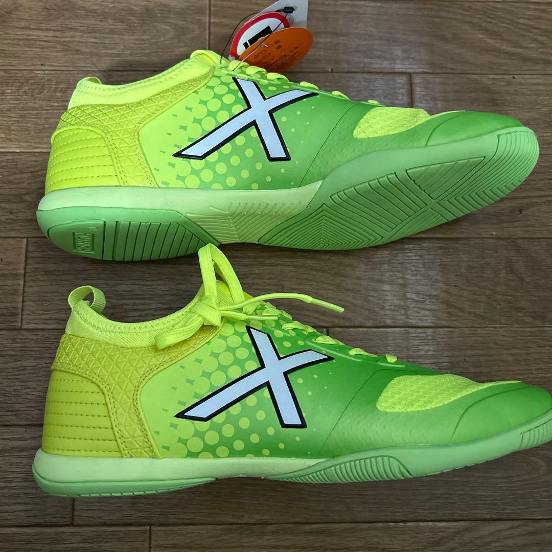 ムニック　フットサルシューズ 28cm