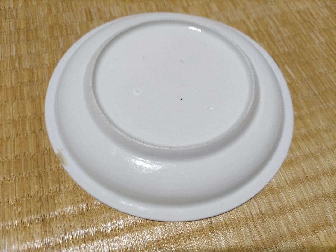 柿右衛門白磁　皿（17.6㎝）陰刻・銀杏　九谷白磁・古伊万里