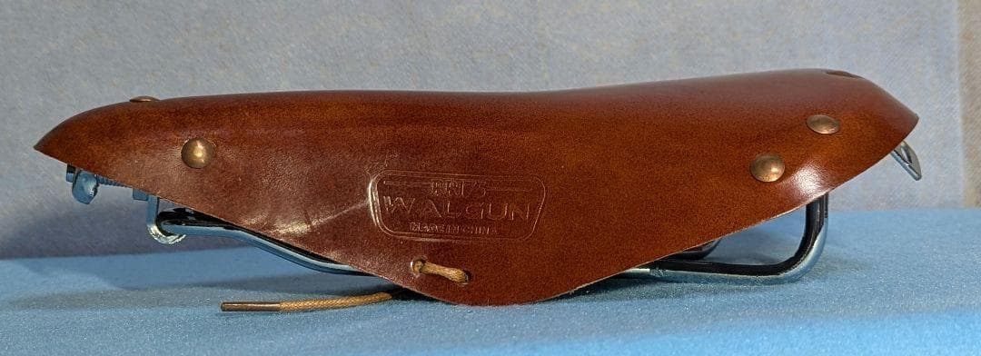 walgun 本革製レザーサドル