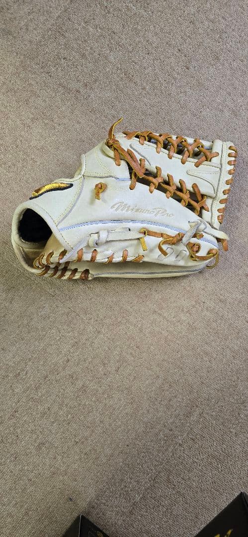 硬式用ミズノプロ　 グローブ 右投げ用 　ブロンド※コルク　サイズ18N