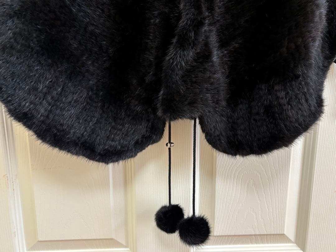 美品 ミンク毛皮　ファーケープ　ブラック　ポンチョ　羽織り　リアルファー