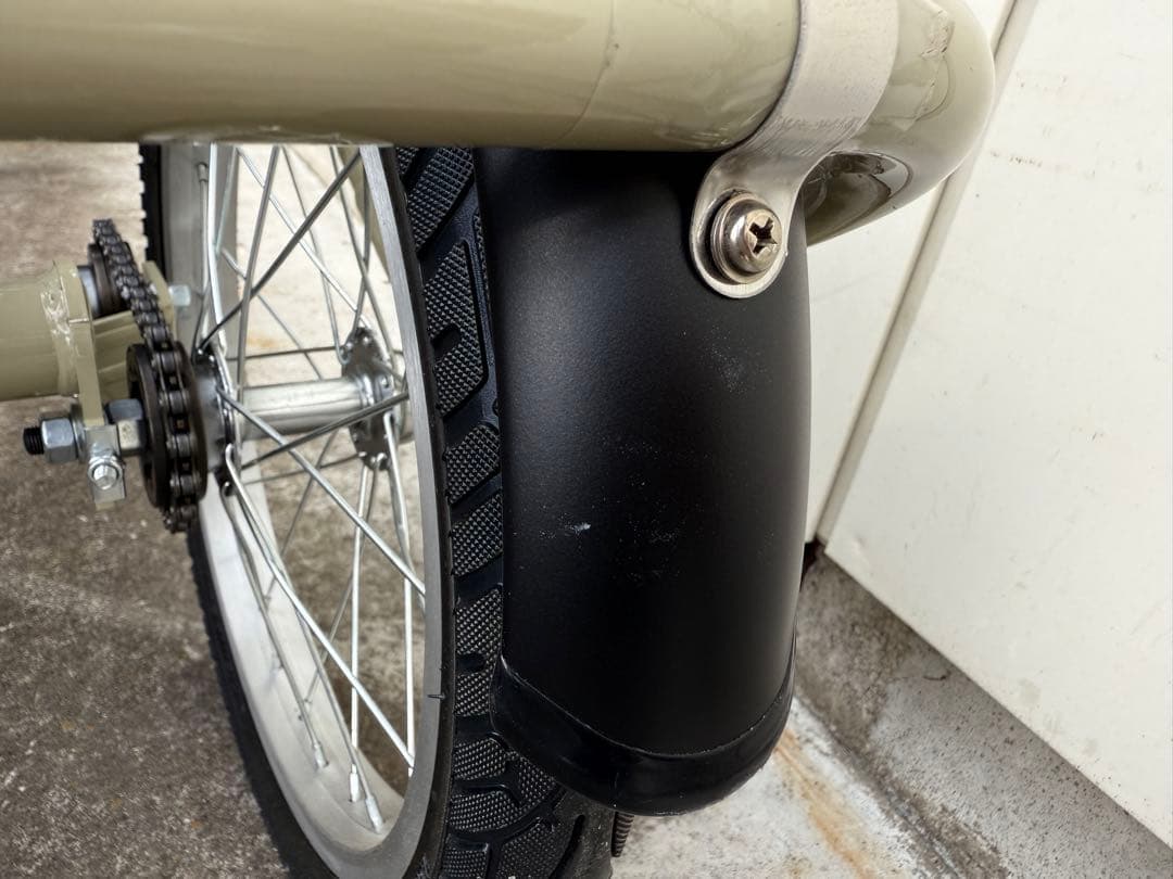 ベージュ 三輪車 前後バスケット付き