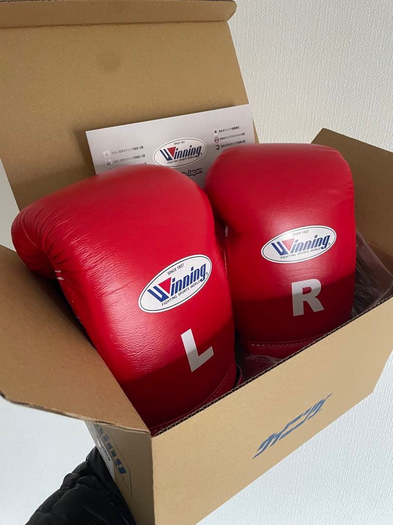 新品 ウイニング ボクシンググローブ14オンス 赤/レイジェス グラント