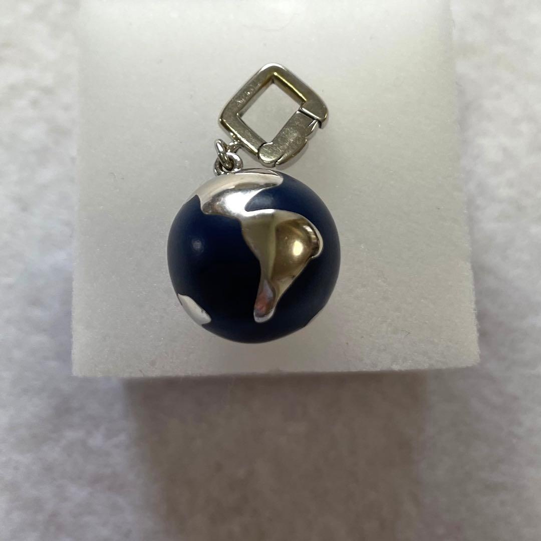 LOUIS VUITTON K18ホワイトゴールドグローブチャーム