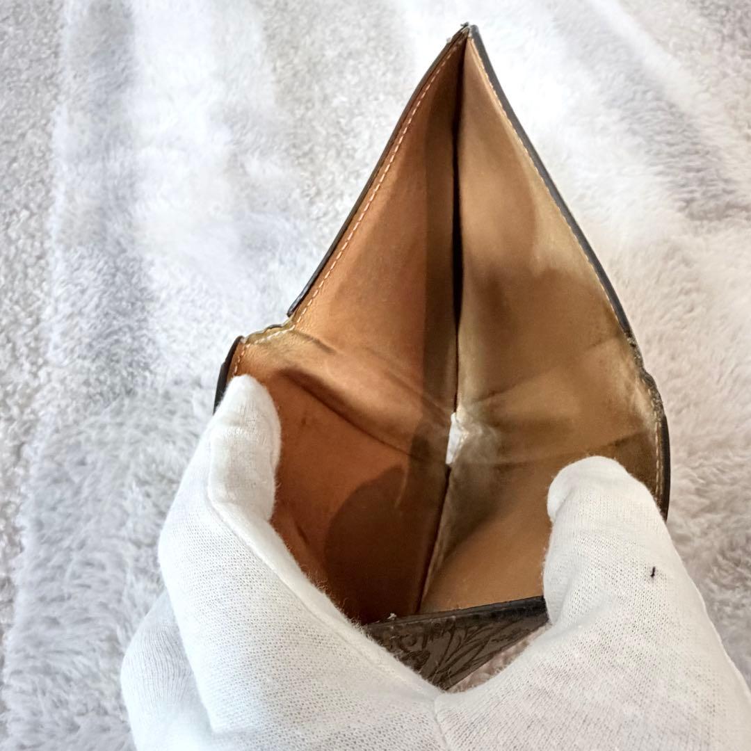 Berluti ベルルッティ二つ折り財布　スクリットレザー