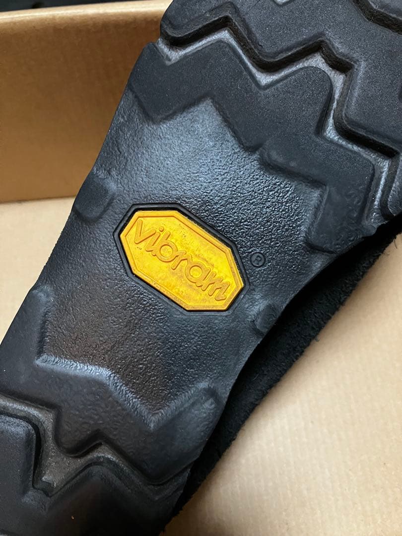 クラークス ワラビー ゴアテックス ビブラム