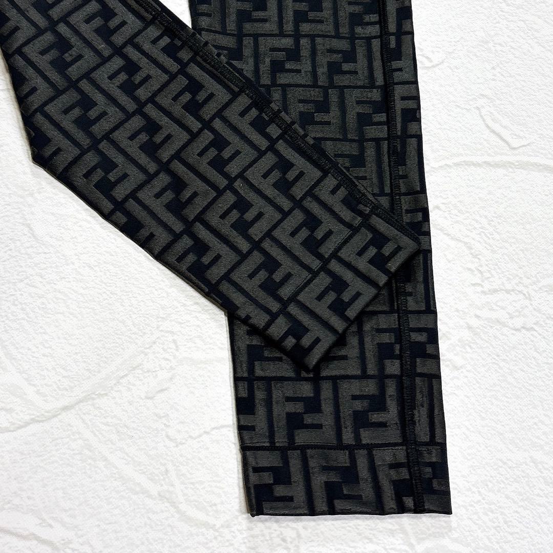 ✨タグ付き✨フェンディ　ズッカ柄　レギンス　パンツ　40 総柄　イタリア製