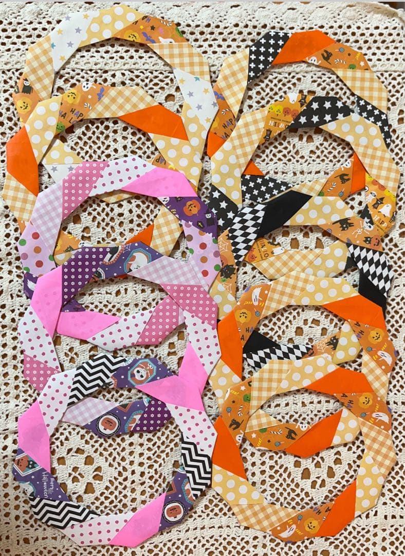 チョコ☆さん専用です·͜· ꕤ︎︎折り紙ハロウィン★カラフルリース