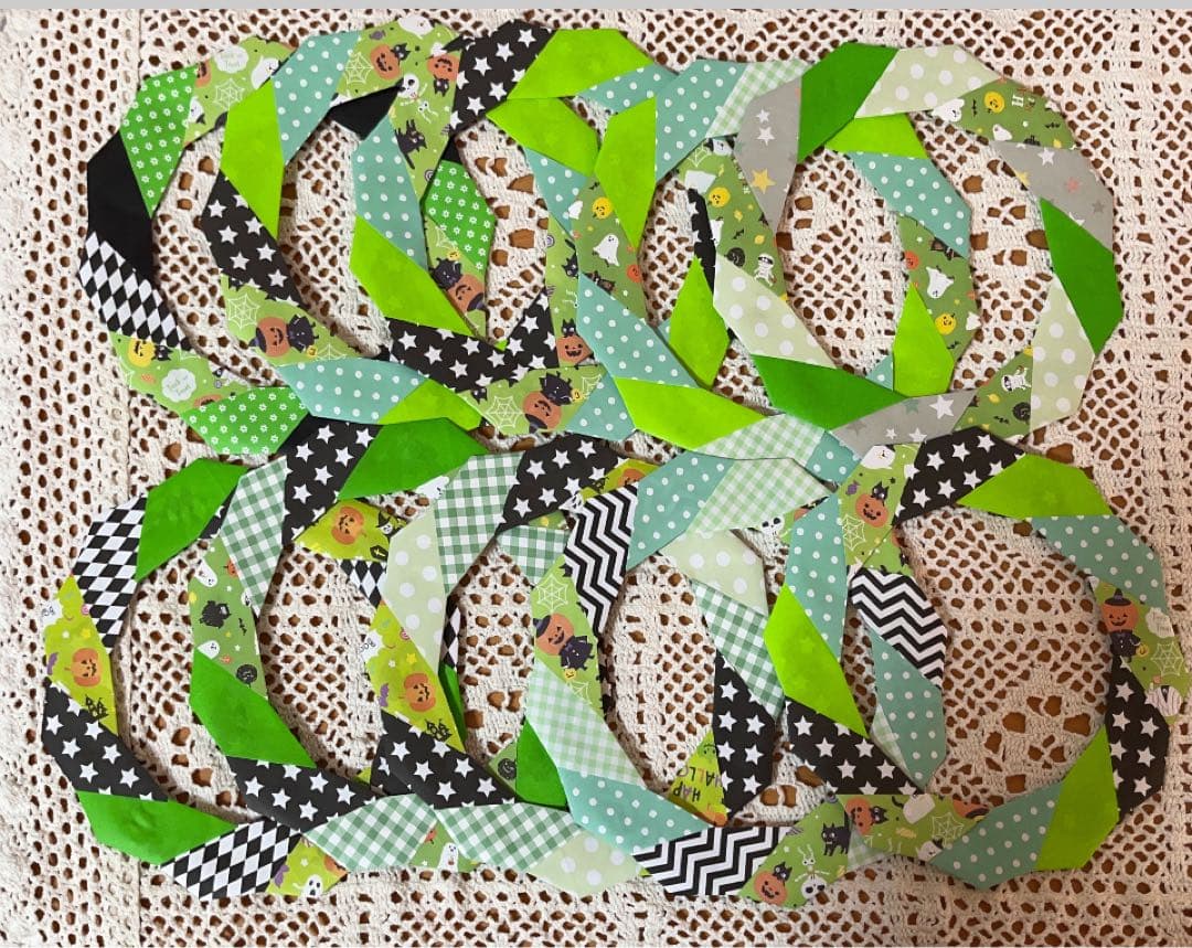 チョコ☆さん専用です·͜· ꕤ︎︎折り紙ハロウィン★カラフルリース