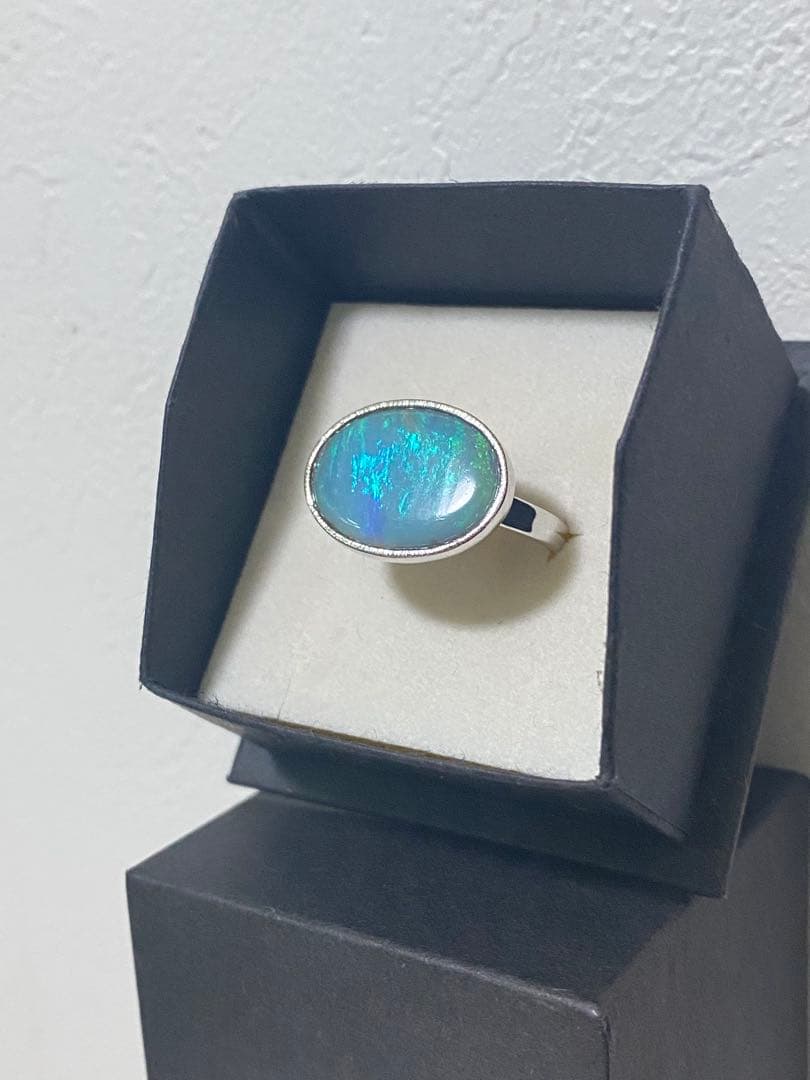 特大セミブラックオパールリング