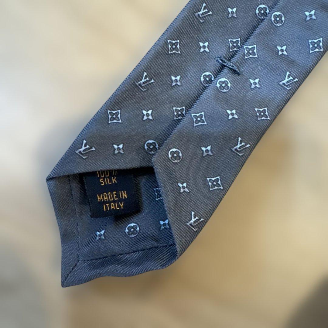 LOUIS VUITTON グレー パターン ネクタイ