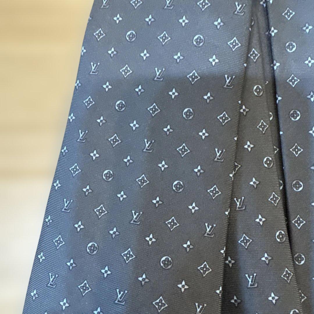 LOUIS VUITTON グレー パターン ネクタイ