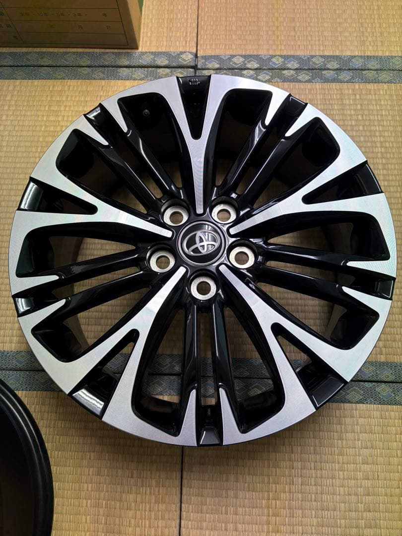 ヤリスクロス純正アルミホイール4本セット