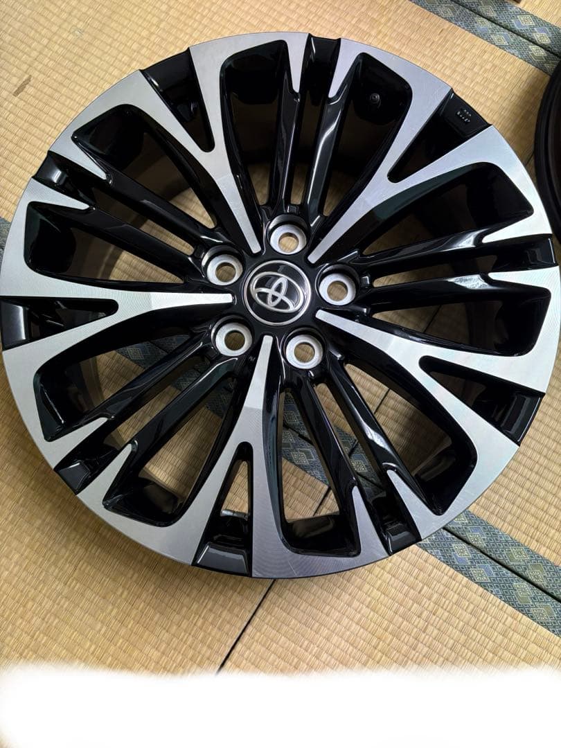 ヤリスクロス純正アルミホイール4本セット