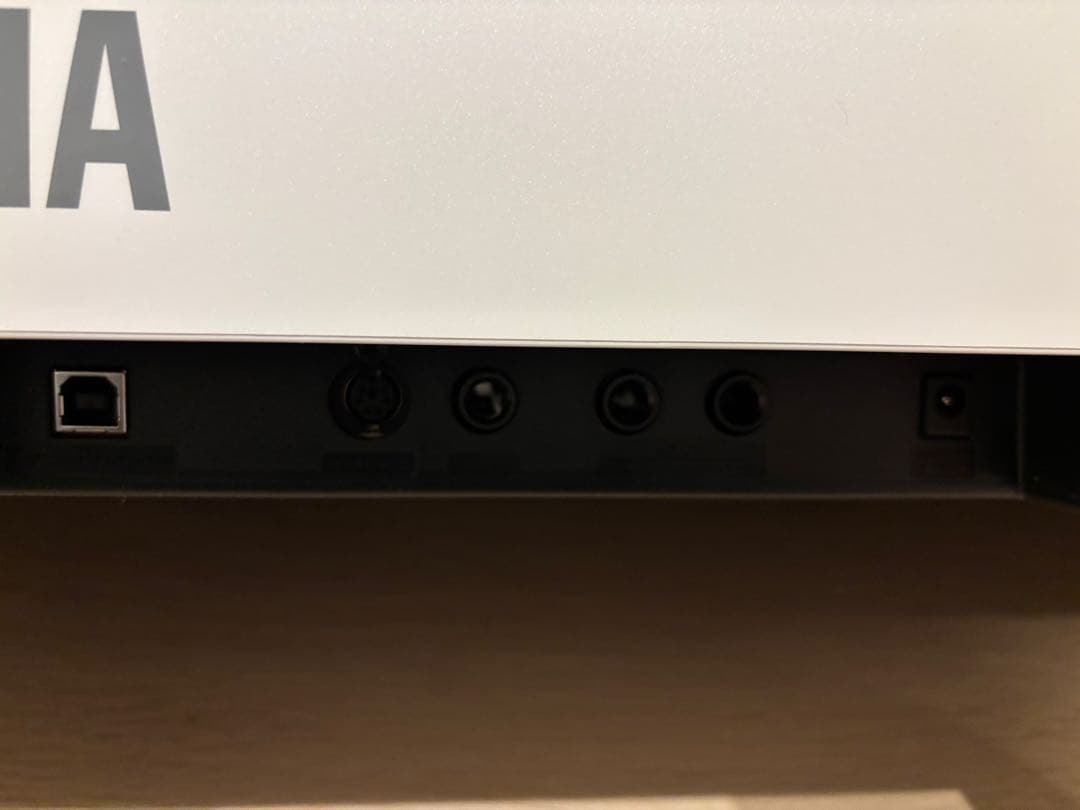 2025年9月購入 YAMAHA 電子ピアノ P-225 WH ホワイト