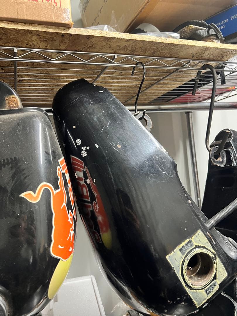 ハーレー分割タンク　小傷あり大きな凹みなしサビなしショベル　パン　ナックル　エボ