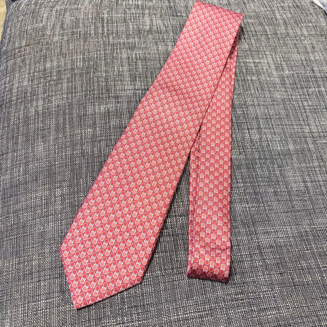 新品！未使用！Ferragamo レッド シルク ネクタイ