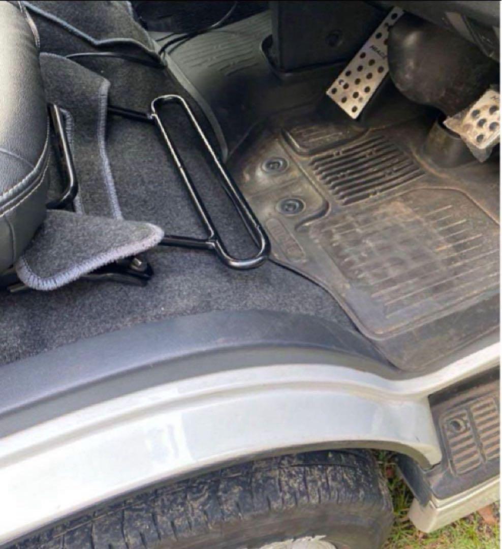 ハイエース200系　スーパーGL フットレスト　 運転席側&助手席側　足おき台