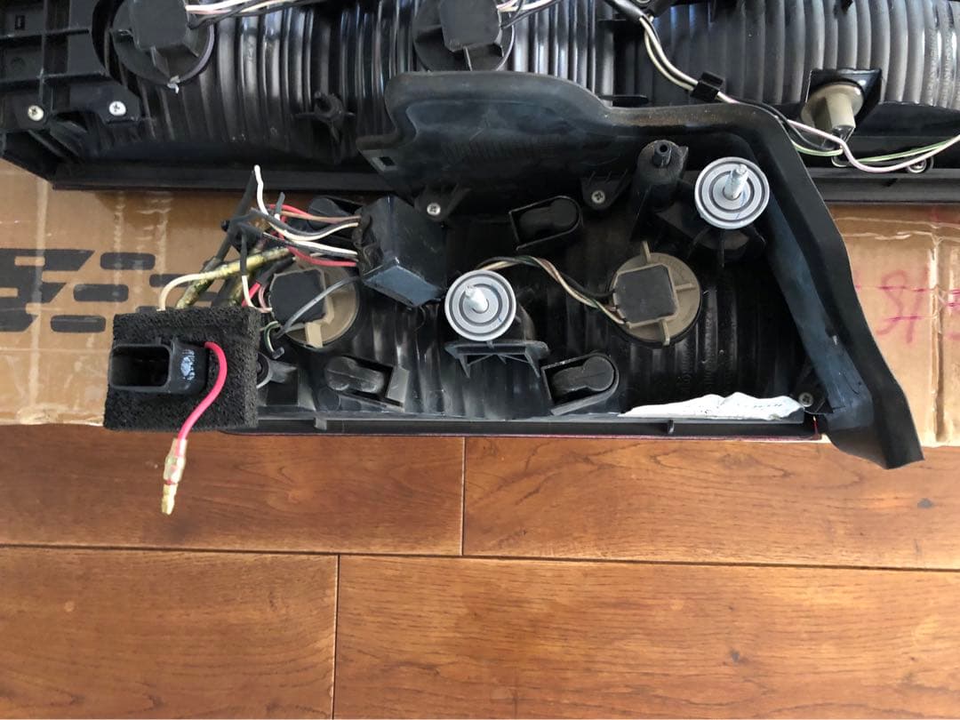 ダッジ チャレンジャー 純正テールライト