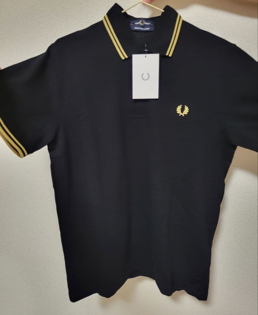 フレッドペリーポロシャツ　M12 ブラック×ゴールド　40サイズ　新品未使用