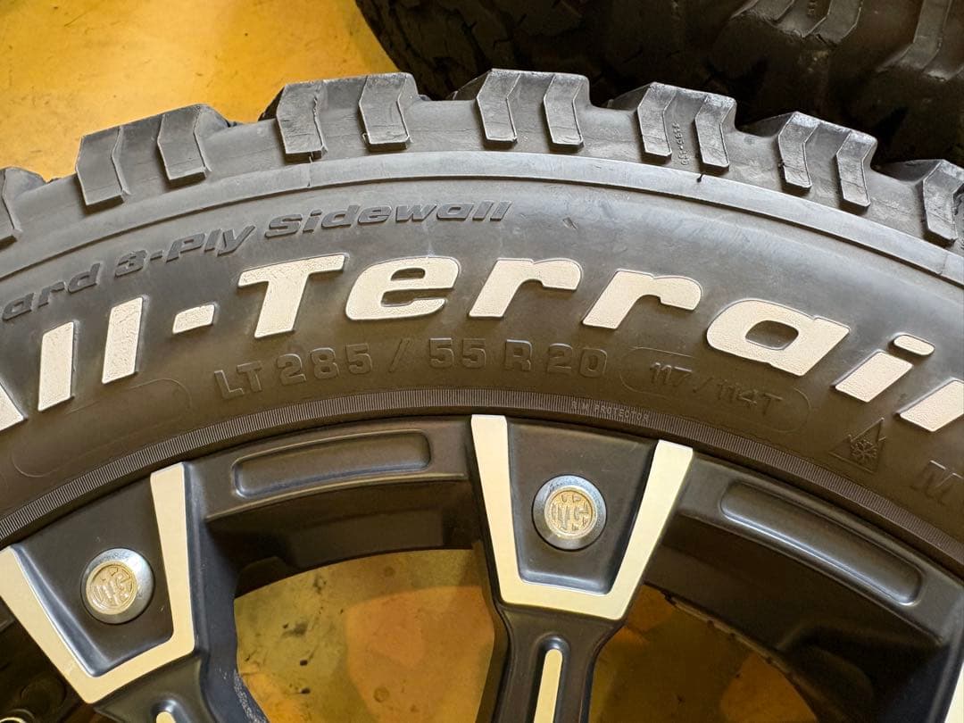 りょう　ランクル３００ ２０インチ【マーテルモンスター】