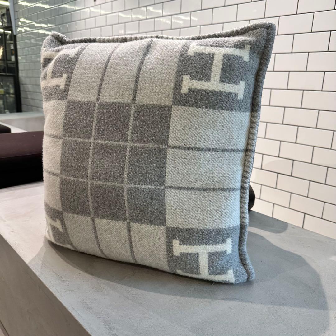 エルメス　アヴァロン pm クッション（グレー）