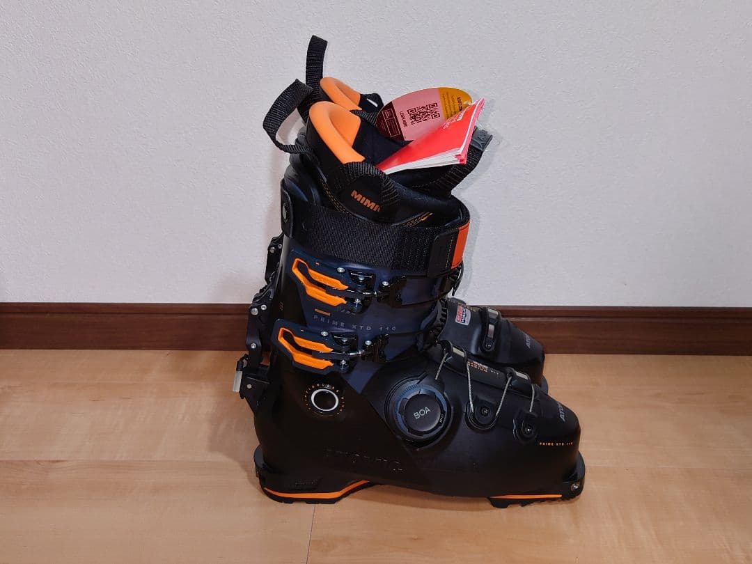 ゆ*ぴ様 ATOMIC スキー用ブーツ ブラック/オレンジ