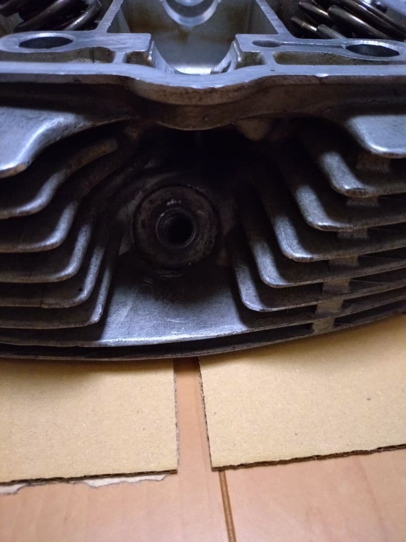 CB250Tシリンダーヘッド