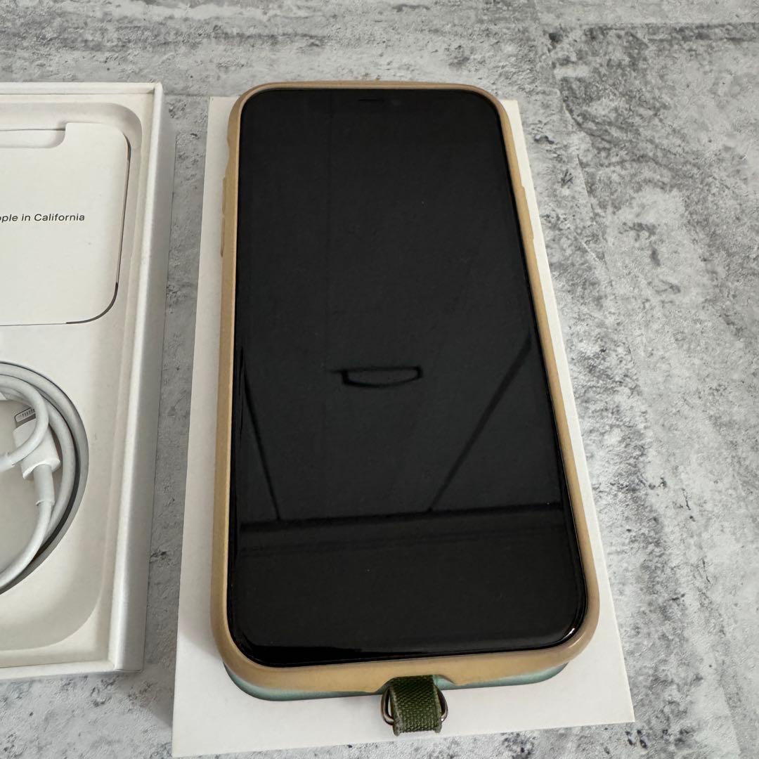 良状態美品 iPhone 11 64GB ミントグリーン 本体 Apple