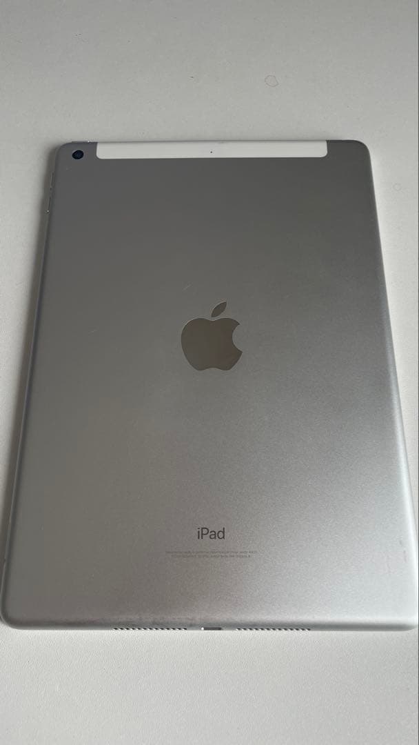 iPad 第5世代 本体 シルバー