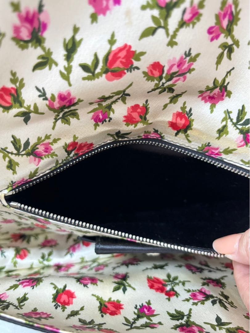 PRADAプラダクラッチバッグ