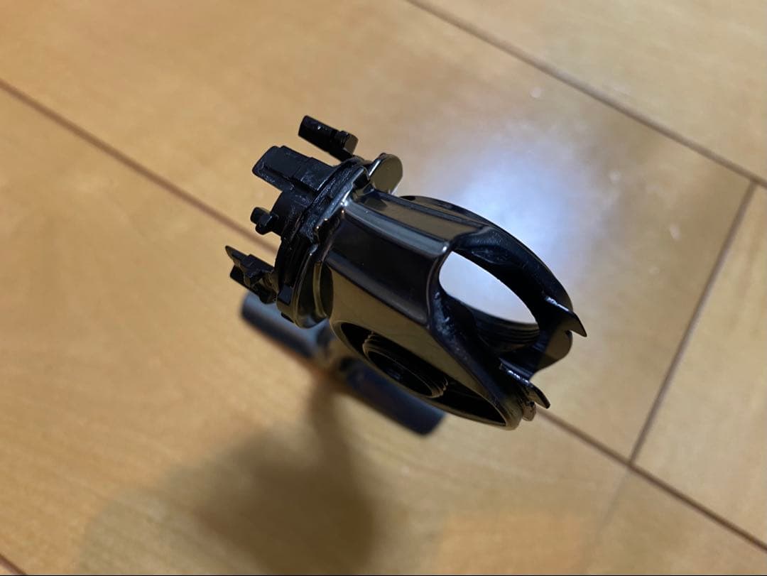 22イグジスト LT 2500S-XH ボディパーツ