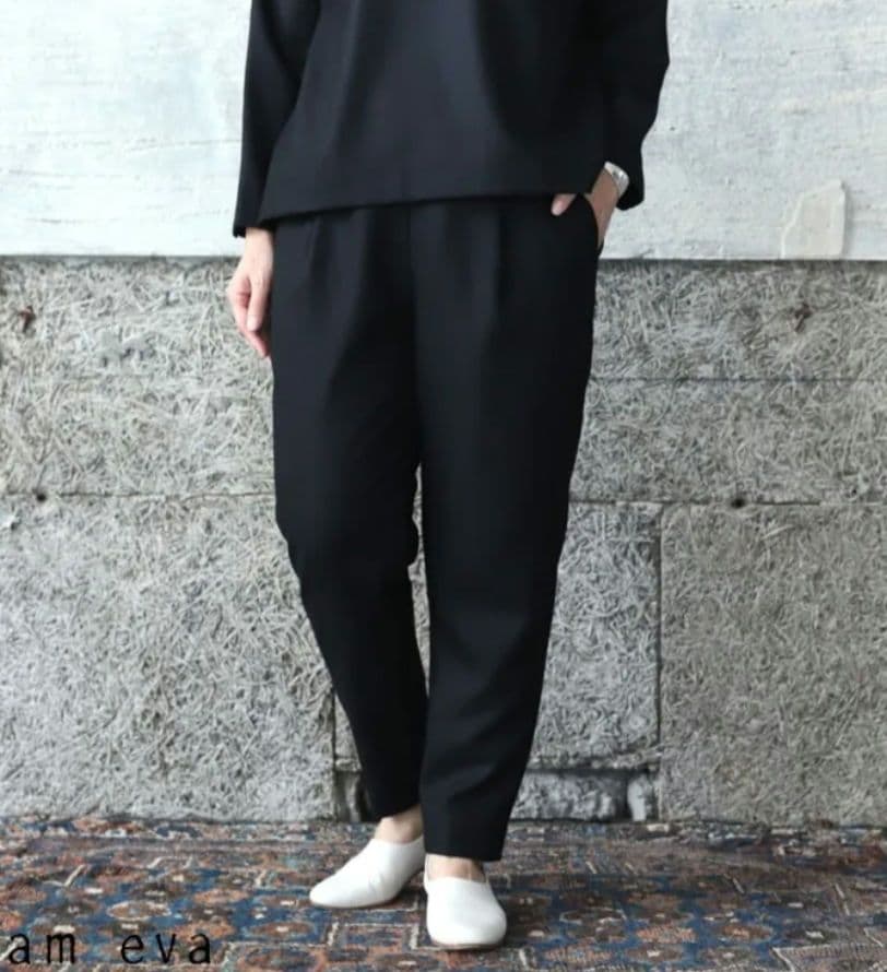 美品evam eva【定価2.5万】ブラックタックパンツ