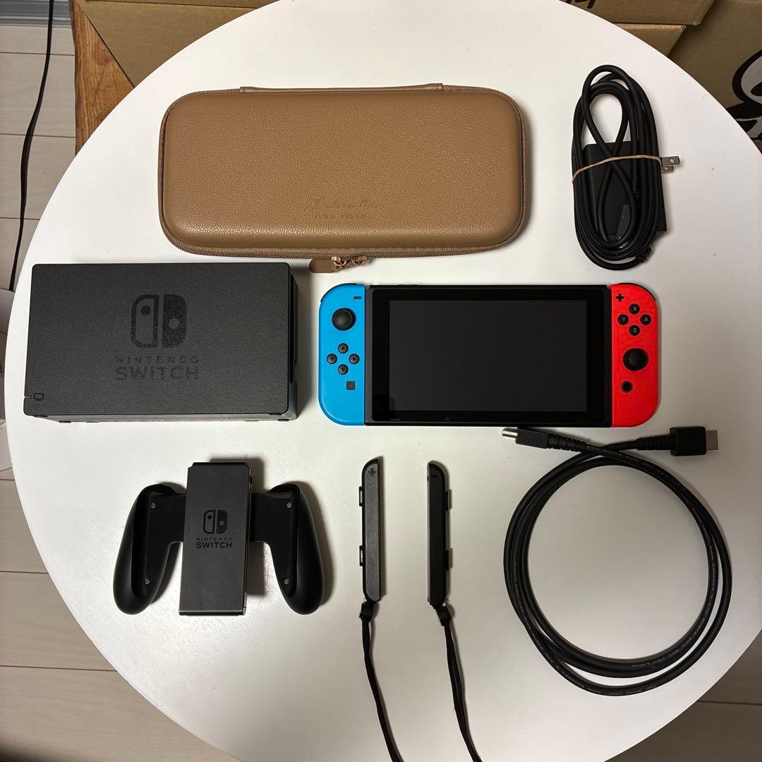 ✨【美品】✨　Nintendo Switch 本体　備品付　ケース付