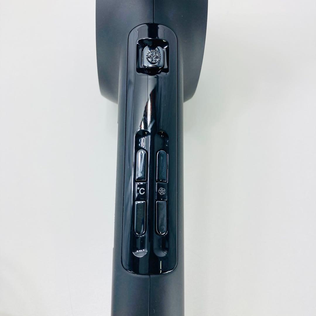 ホリスティックキュアーズ マグネットヘアプロ ドライヤー ゼロ HCD-G05B