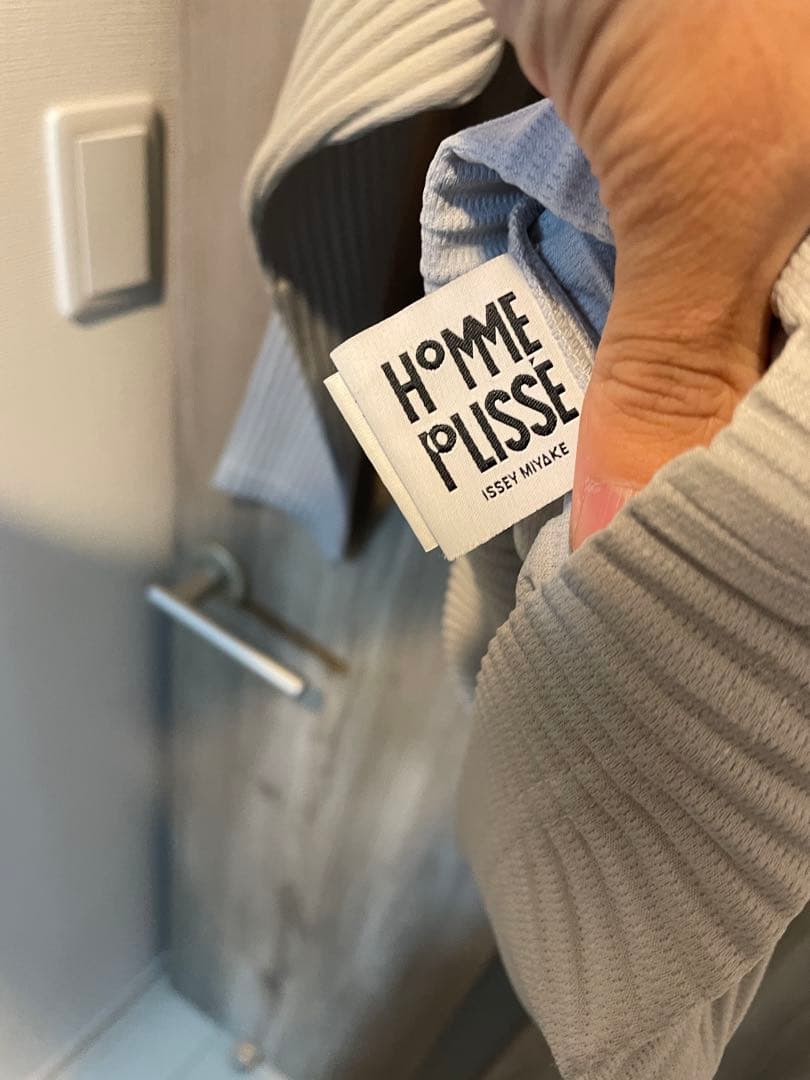 オムプリッセイッセイミヤケ　プリーツカットソー　ライトグレー　サイズ2