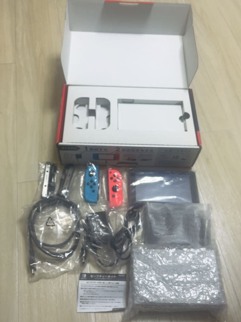 Nintendo Switch ネオンレッド/ネオンブルー