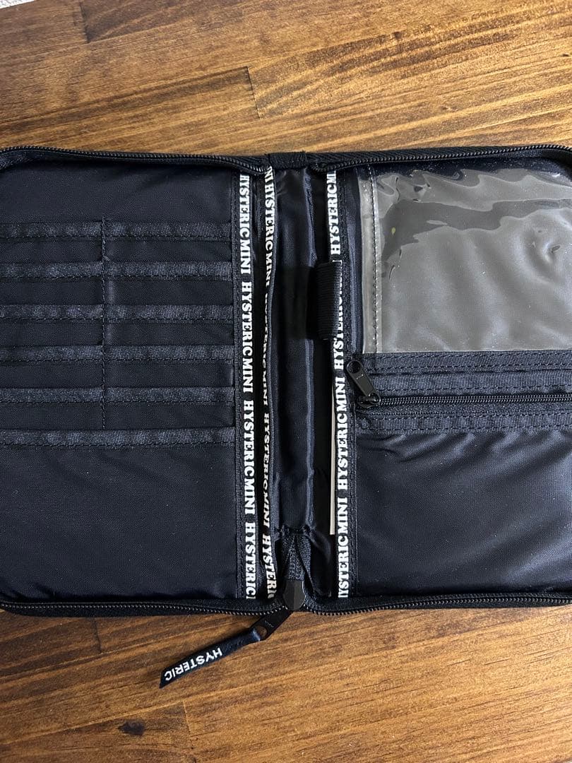 ヒステリックミニ　母子手帳ケース