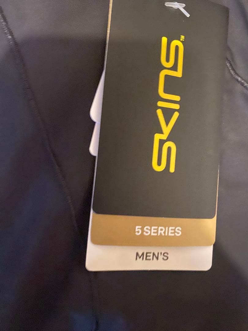 SKINS ブラック コンプレッションレギンス　series5