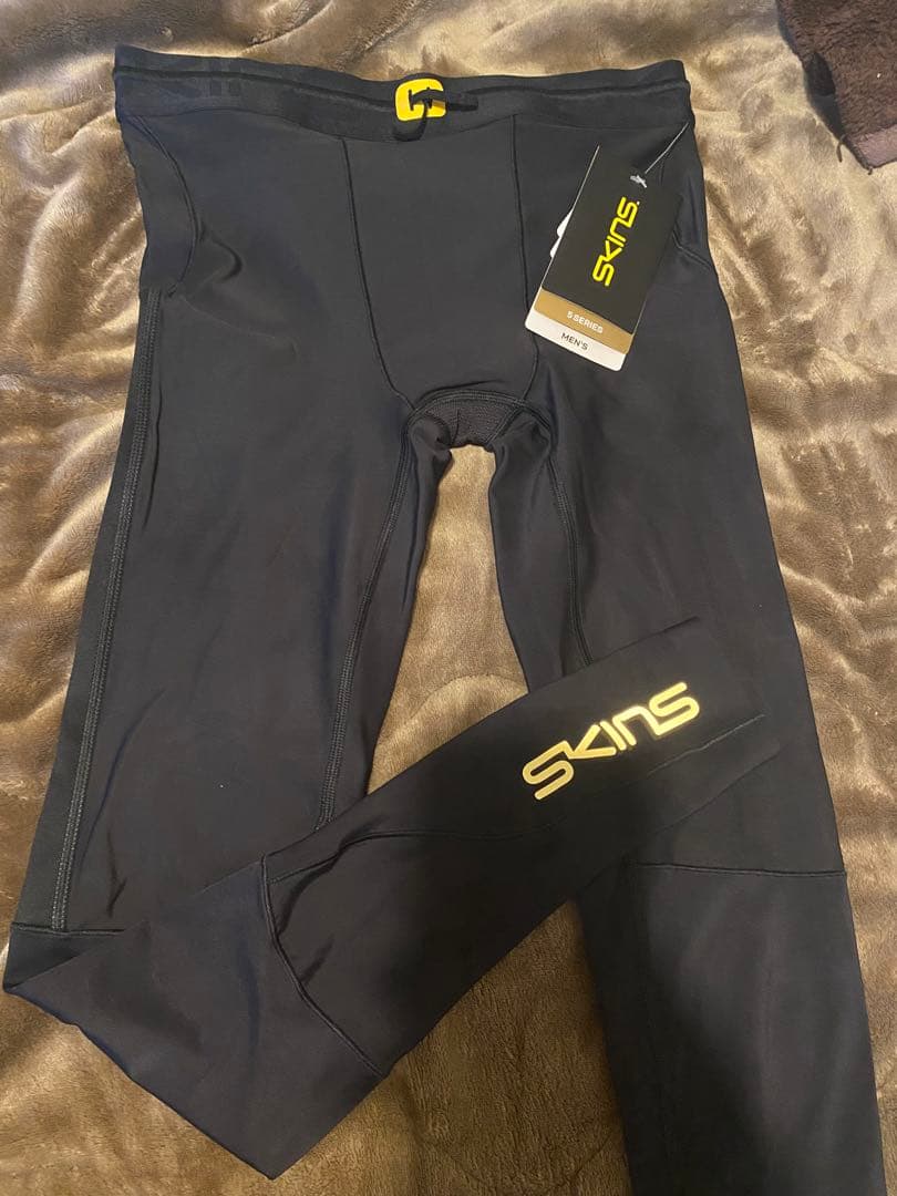 SKINS ブラック コンプレッションレギンス　series5