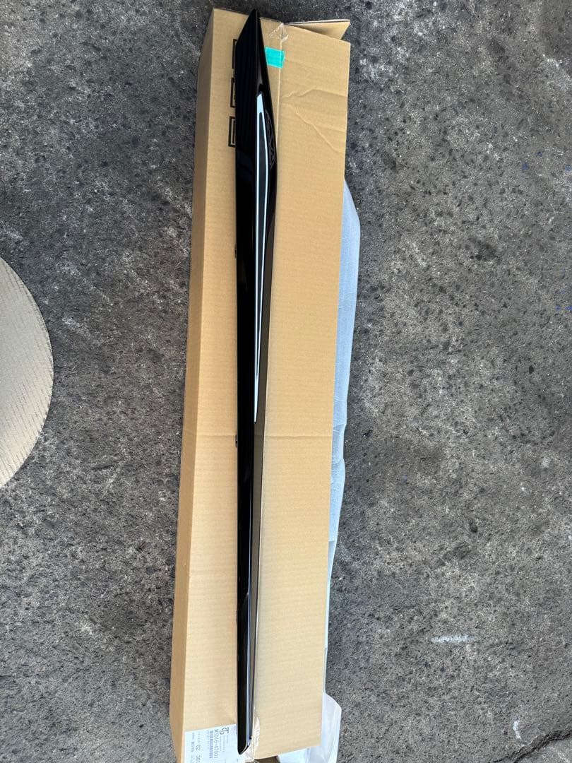 TOYOTA 60プリウス　モデリスタ　右サイドガーニッシュ