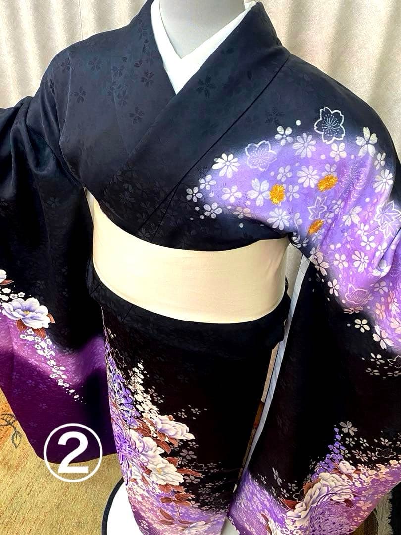 正絹振袖 黒と紫の花柄グラデーション 肩金糸刺繍