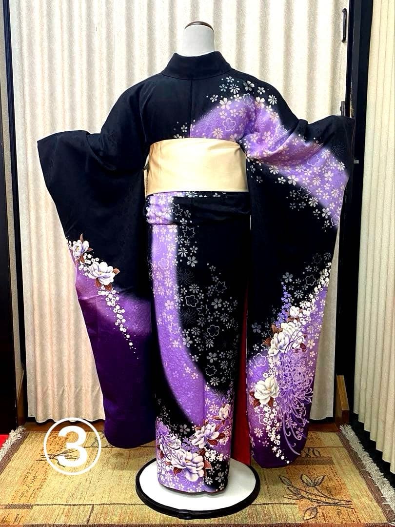 正絹振袖 黒と紫の花柄グラデーション 肩金糸刺繍
