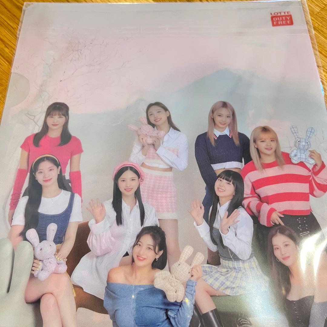 TWICE ロッテ免税店 銀座店限定 トレカ クリアファイル