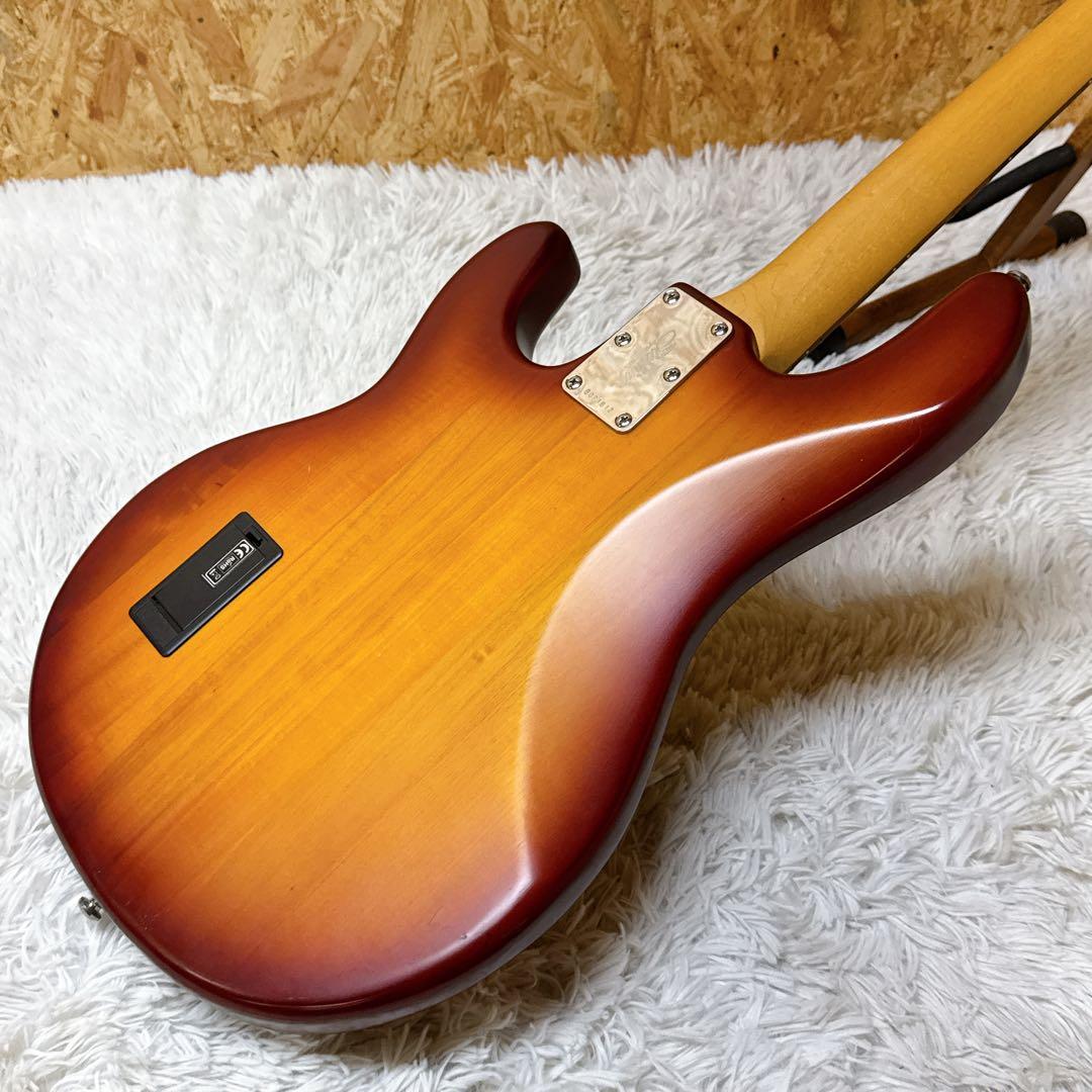 STERLING/Musicman SUB スティングレイ ミュージックマン